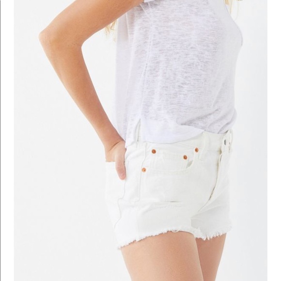 ✨Last1  NWT Levi’s 501 High Rise white Jean Shorts - Picture 3 of 7
